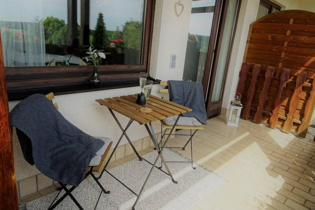 Modernes Apartment Mit Traumhaftem Blick Ins Gruene Bräunlingen Dış mekan fotoğraf